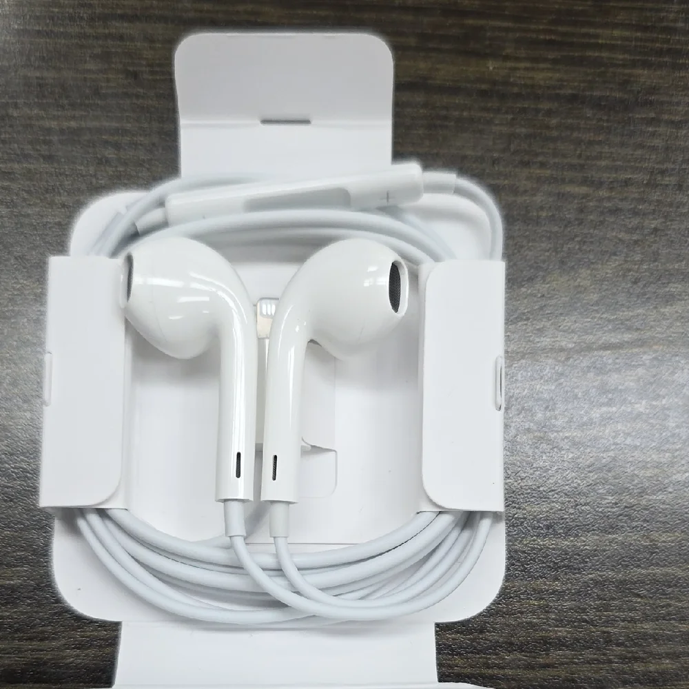 Apple White Wired Earbuds